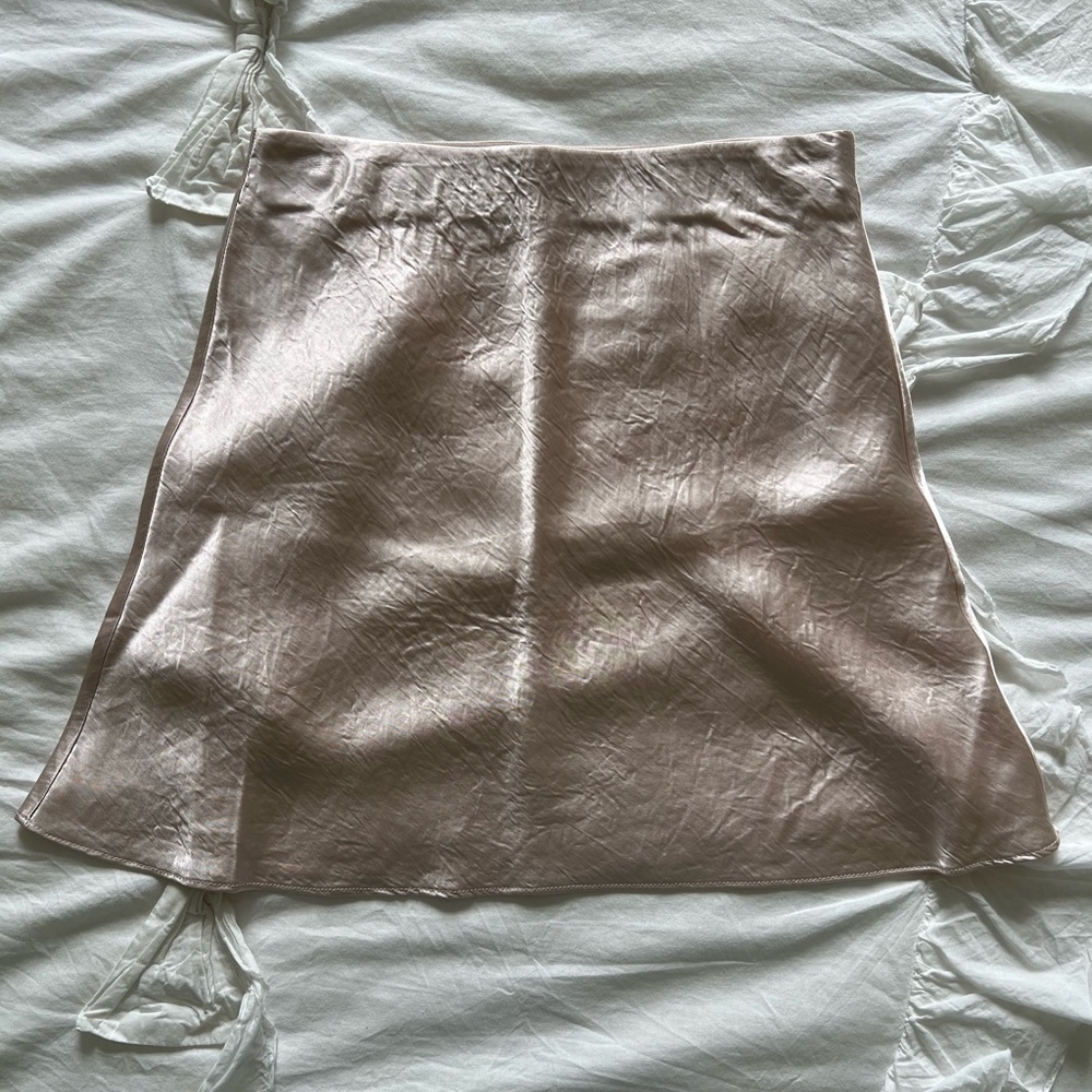 Aritzia Satin Mini Skirt in Blush Pink - Picture 2 of 5